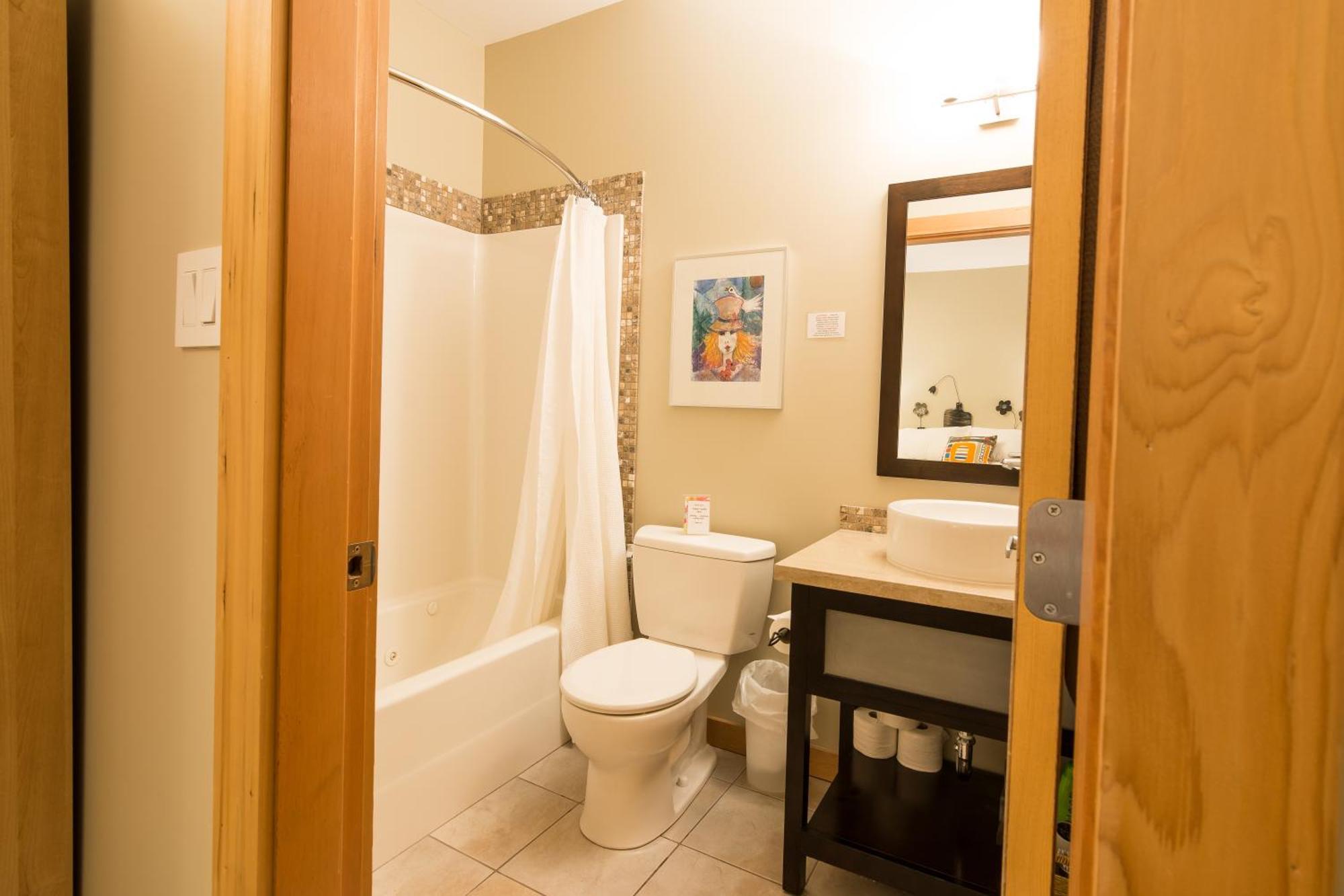 Cormier'S Studio Guest Suites Penticton Kültér fotó