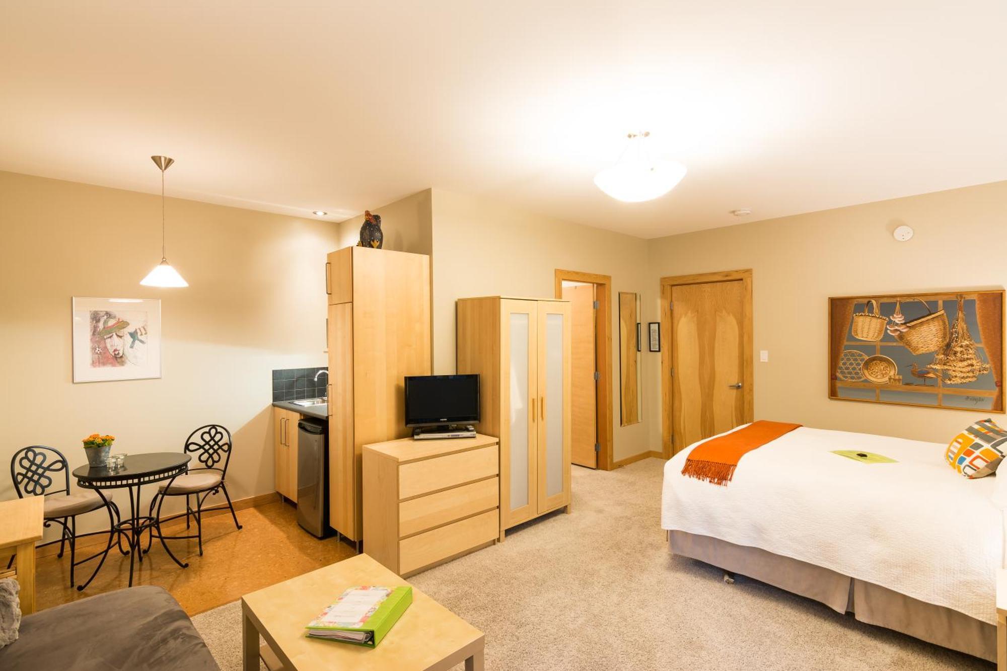 Cormier'S Studio Guest Suites Penticton Kültér fotó