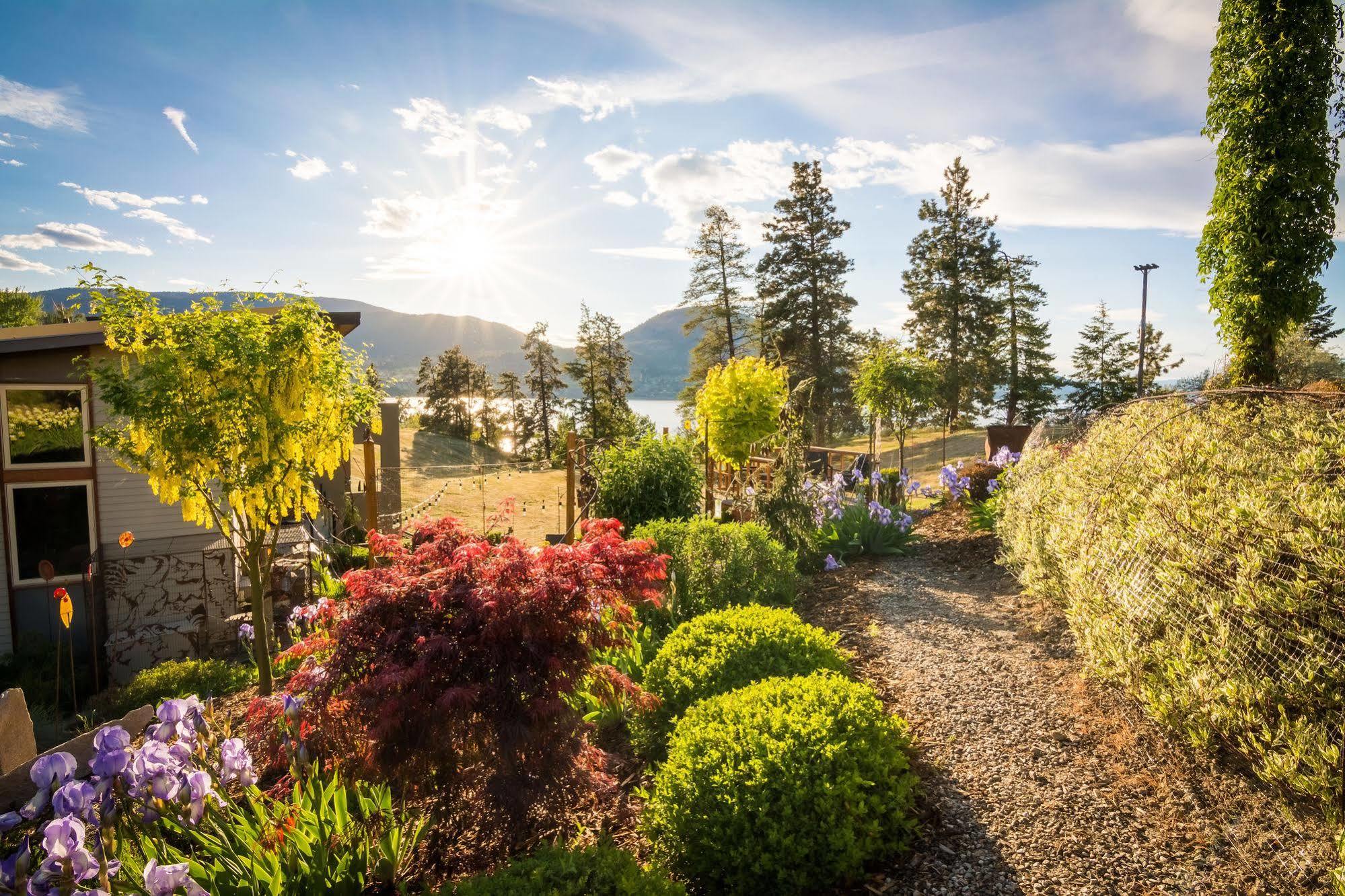 Cormier'S Studio Guest Suites Penticton Kültér fotó
